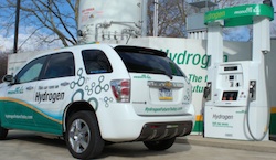 Air Products’ SmartFuel H70/H35 retail hydrogen dispenser provides the newest generation of hydrogen dispensing to meet consumer expectations of refilling fuel cell vehicles in a safe, fast and reliable manner. 